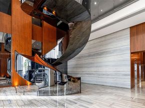 1300 Brickell Bay Dr 2402, Miami FL 33131