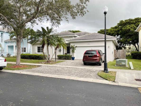 2875 NE 4th St, Homestead FL 33033