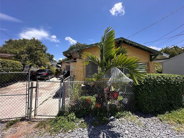 1842 NW 18th Ter, Miami FL 33125
