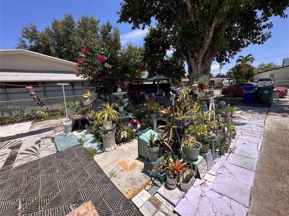 1842 NW 18th Ter, Miami FL 33125