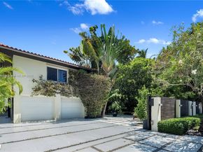 1111 N Venetian Dr, Miami FL 33139