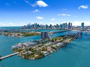 1111 N Venetian Dr, Miami FL 33139