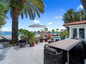 1111 N Venetian Dr, Miami FL 33139