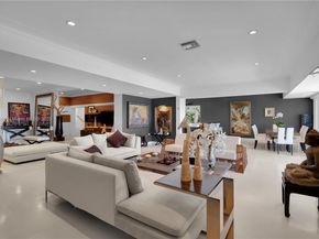 1111 N Venetian Dr, Miami FL 33139