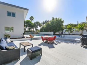 1903 Bay Dr, Pompano Beach FL 33062