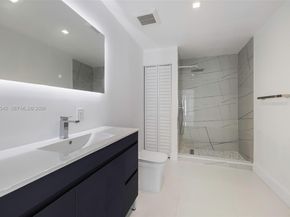 1903 Bay Dr, Pompano Beach FL 33062