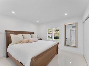 1903 Bay Dr, Pompano Beach FL 33062