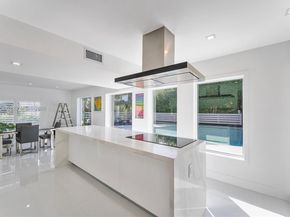 1903 Bay Dr, Pompano Beach FL 33062