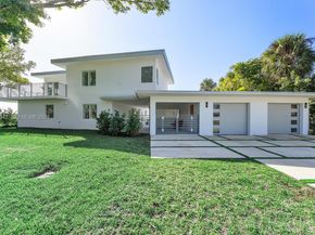 1903 Bay Dr, Pompano Beach FL 33062