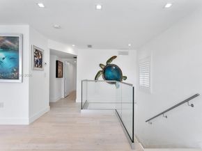 1903 Bay Dr, Pompano Beach FL 33062