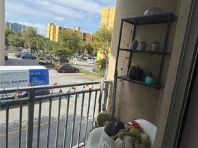 4713 NW 7th St, Miami FL 33126