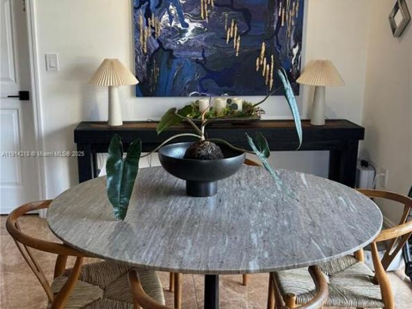 4713 NW 7th St, Miami FL 33126