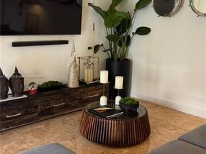 4713 NW 7th St, Miami FL 33126