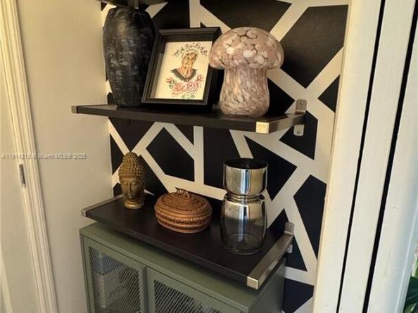 4713 NW 7th St, Miami FL 33126