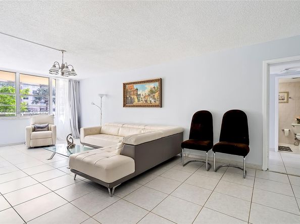 251 174 107, Sunny Isles Beach FL 33160