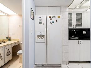 251 174 107, Sunny Isles Beach FL 33160