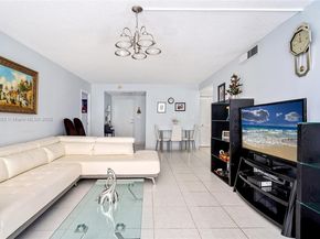 251 174 107, Sunny Isles Beach FL 33160