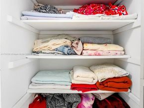 251 174 107, Sunny Isles Beach FL 33160