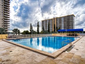 251 174 107, Sunny Isles Beach FL 33160