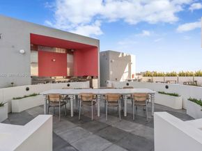 2000 Metropica Way 203, Sunrise FL 33323