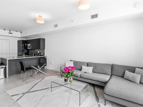 1080 Brickell Ave 1502, Miami FL 33131