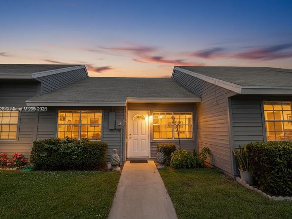 7131 Tam Oshanter Blvd, North Lauderdale FL 33068