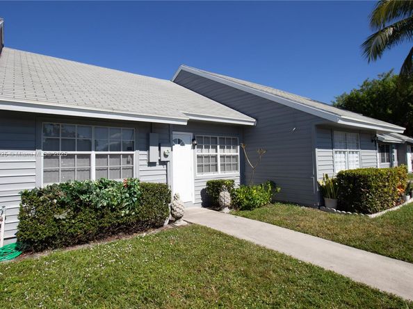 7131 Tam Oshanter Blvd, North Lauderdale FL 33068