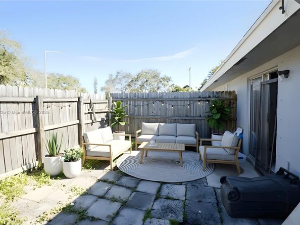 7131 Tam Oshanter Blvd, North Lauderdale FL 33068