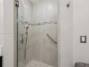 8752 NW 75th Ct, Tamarac FL 33321