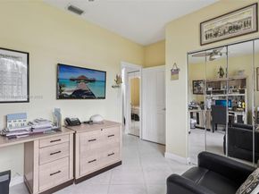 8752 NW 75th Ct, Tamarac FL 33321