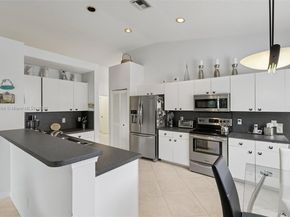 8752 NW 75th Ct, Tamarac FL 33321