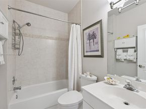 8752 NW 75th Ct, Tamarac FL 33321