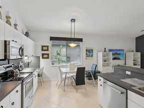 8752 NW 75th Ct, Tamarac FL 33321