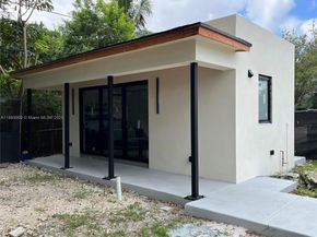 150 NW 44th St, Miami FL 33127