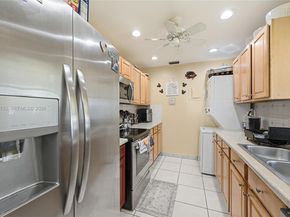 8431 NW 12th St D68, Plantation FL 33322