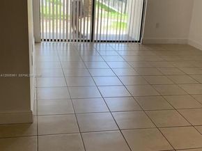 7090 NW 179th St 108, Hialeah FL 33015