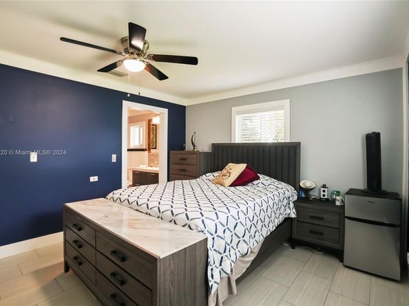 1051 NW 88th Way, Plantation FL 33322