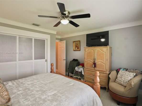 1051 NW 88th Way, Plantation FL 33322