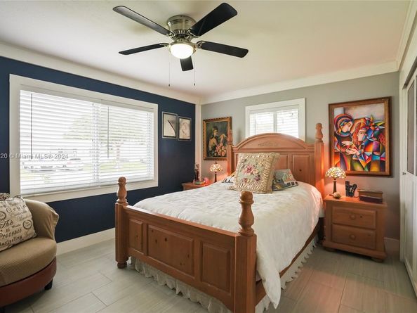 1051 NW 88th Way, Plantation FL 33322
