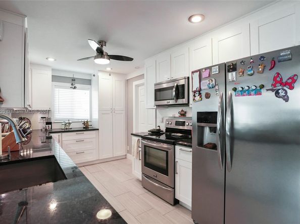 1051 NW 88th Way, Plantation FL 33322