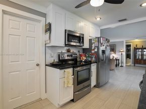 1051 NW 88th Way, Plantation FL 33322