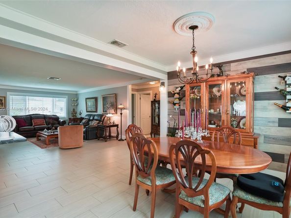 1051 NW 88th Way, Plantation FL 33322