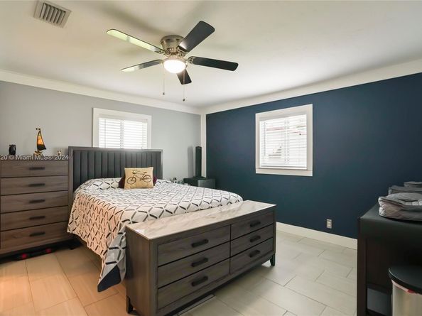 1051 NW 88th Way, Plantation FL 33322