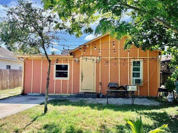 1009 S PINE Street FL 33460