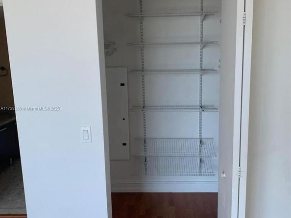 185 SW 7th St 2505, Miami FL 33130