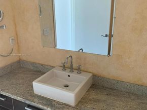 185 SW 7th St 2505, Miami FL 33130