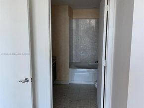 185 SW 7th St 2505, Miami FL 33130
