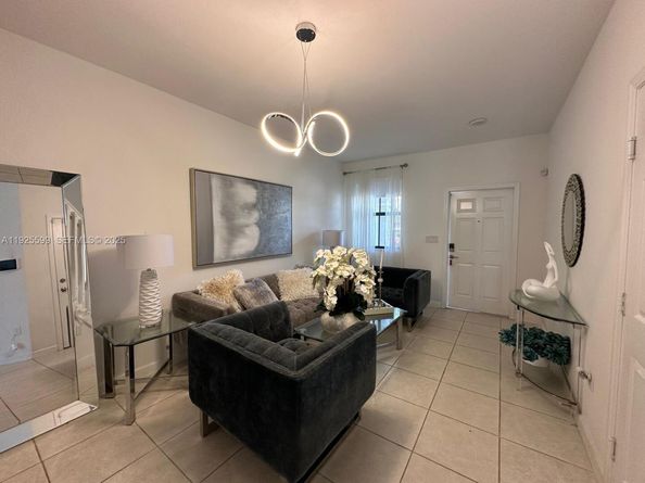 22952 SW 127th Ct 1, Miami FL 33170