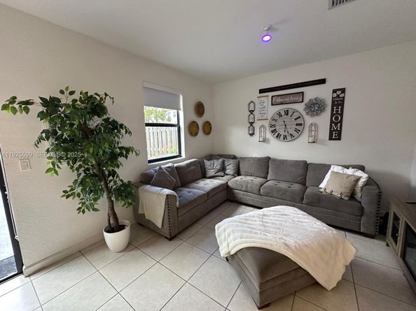 22952 SW 127th Ct 1, Miami FL 33170