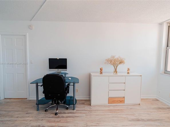 1817 S Ocean driv 918, Hallandale Beach FL 33009